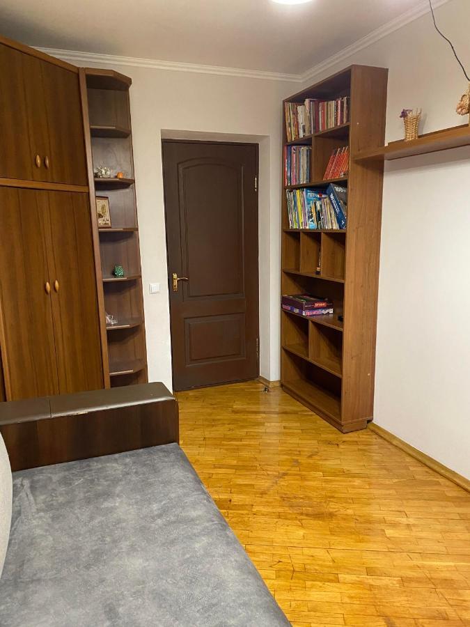 Apartment Next To Metro Station Pechersk Kyiv Exterior photo